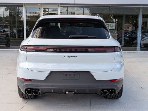 New 2026 Porsche Cayenne image 10