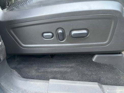 Used 2012 Lincoln Navigator L 4WD image 33