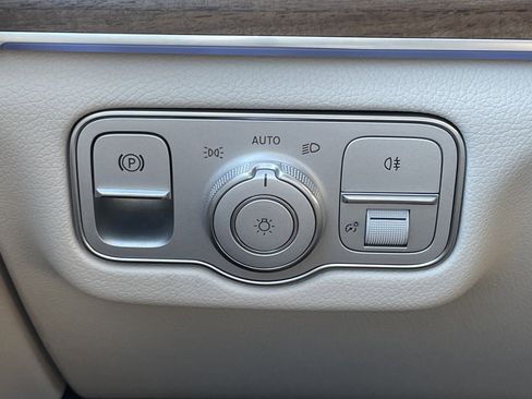 New 2026 Mercedes-Benz GLS 450 GLS 450 4MATIC SUV image 23