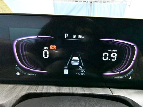 Used 2023 Kia Telluride EX w/ EX Captain's Chair Package image 9