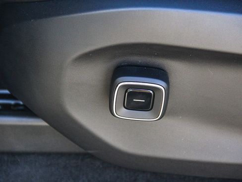 New 2025 Volvo EX90 Ultra w/ Protection Package Premier image 18