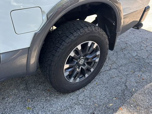 Used 2019 Nissan Titan PRO-4X w/ Pro-4x Convenience Package image 36