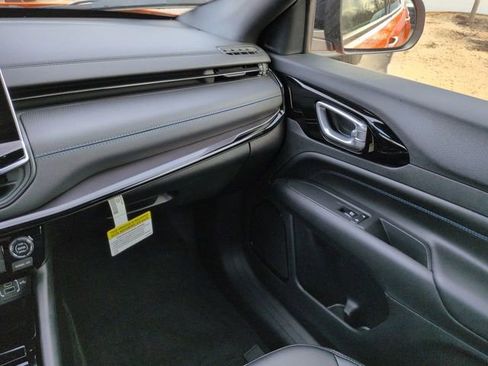 New 2026 Jeep Compass Latitude image 16