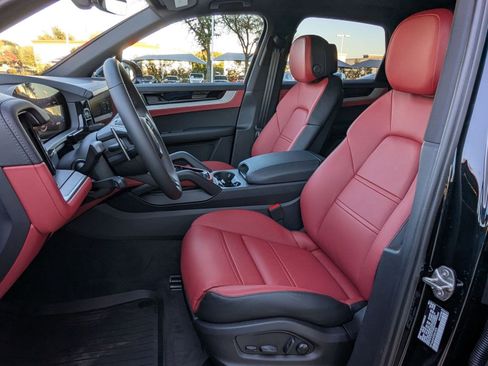 New 2026 Porsche Cayenne image 5