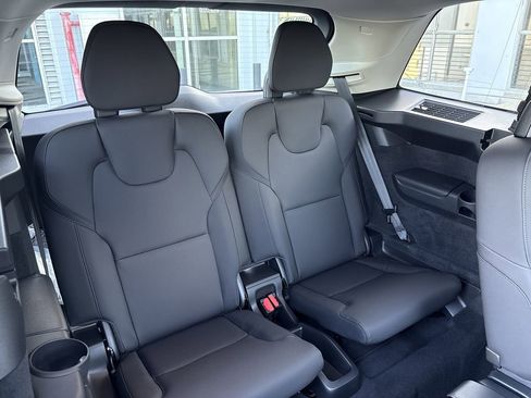 New 2026 Volvo XC90 B5 Core image 15