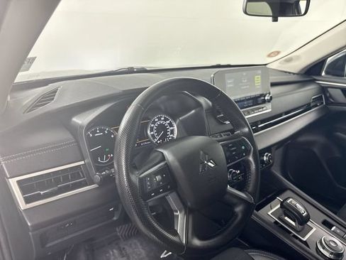 Used 2024 Mitsubishi Outlander SE AWD/4WD image 22