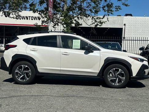 Used 2024 Subaru Crosstrek 2.0i Premium AWD/4WD image 3
