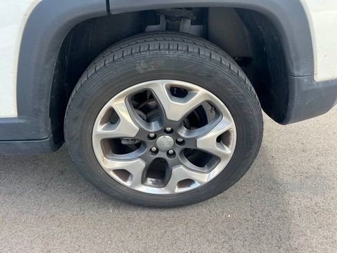 Used 2018 Jeep Compass Limited w/ Navigation Group AWD/4WD image 9