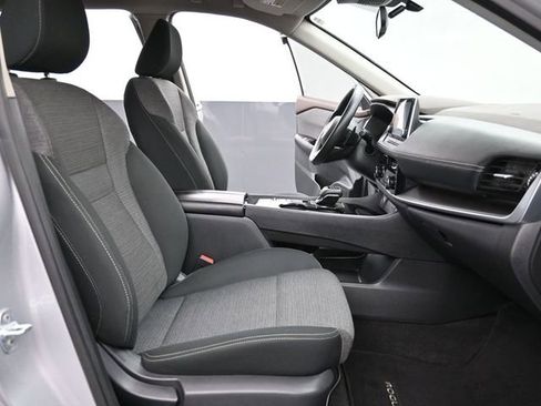 Used 2022 Nissan Rogue SV image 27