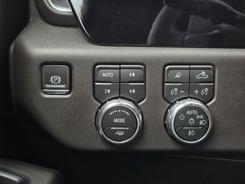 New 2026 GMC Sierra 1500 SLT AWD/4WD image 23