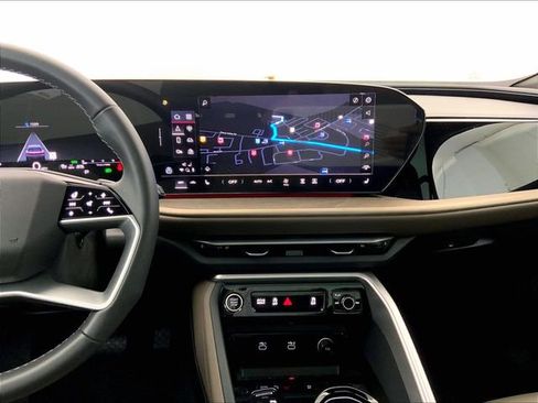 Certified 2025 Audi Q5 Premium w/ Convenience Package AWD/4WD image 15