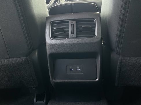 Used 2025 Nissan Rogue SV FWD image 11