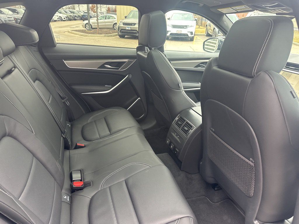 Used 2026 Jaguar F-PACE R-Dynamic S AWD/4WD image 10