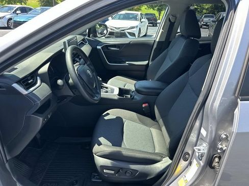 Used 2025 Toyota RAV4 XLE AWD/4WD image 21