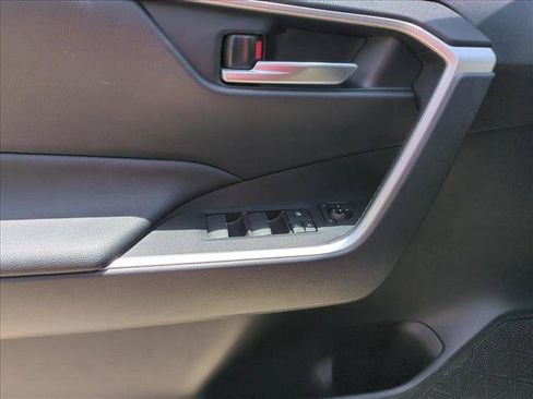 Used 2025 Toyota RAV4 XLE AWD/4WD image 11