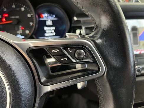 Used 2017 Porsche Macan AWD/4WD image 27