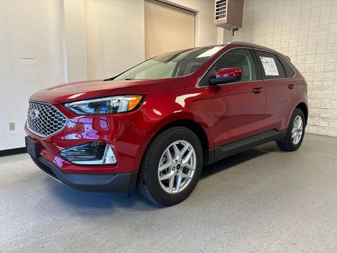 Used 2023 Ford Edge SEL w/ Convenience Package AWD/4WD image 2