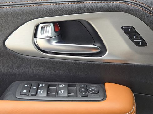 New 2026 Chrysler Pacifica Pinnacle image 18