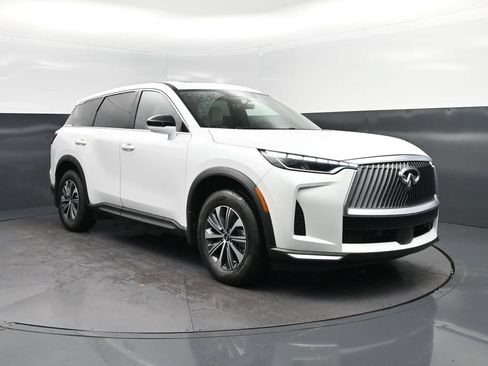 Used 2026 INFINITI QX60 Pure w/ Cargo Package FWD image 9