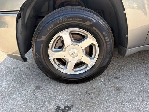 Used 2005 Chevrolet TrailBlazer LS w/ LS Preferred Equipment Group AWD/4WD image 26