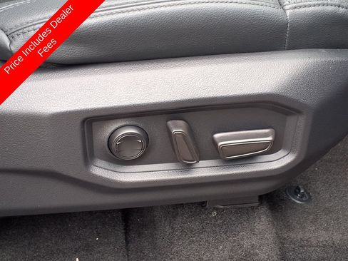 Used 2024 Toyota Tundra Limited AWD/4WD image 13