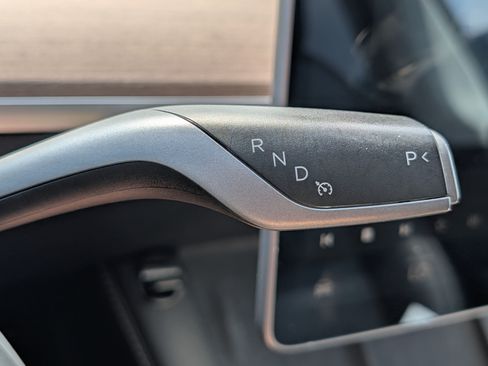 Used 2022 Tesla Model Y Performance AWD/4WD image 24