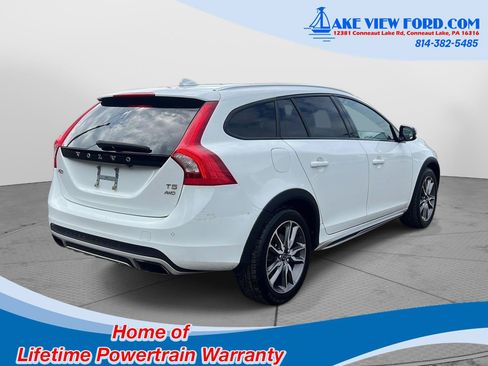 Used 2016 Volvo V60 T5 Cross Country AWD/4WD image 12