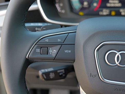 New 2025 Audi Q3 2.0T Premium image 13