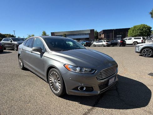Used 2014 Ford Fusion Titanium FWD image 3