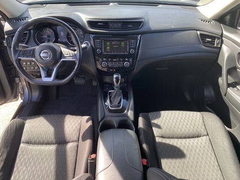 Used 2020 Nissan Rogue SV w/ Premium Package image 19
