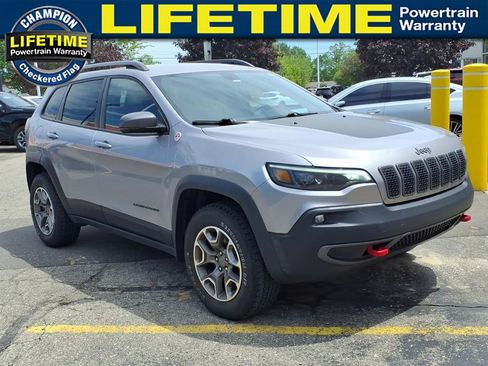 Used 2020 Jeep Cherokee Trailhawk w/ Cold Weather Group AWD/4WD image 1