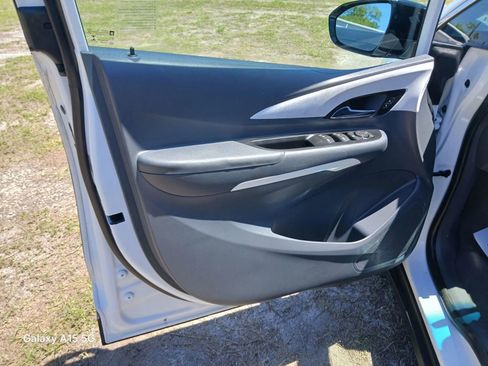 Used 2017 Chevrolet Bolt LT FWD image 12