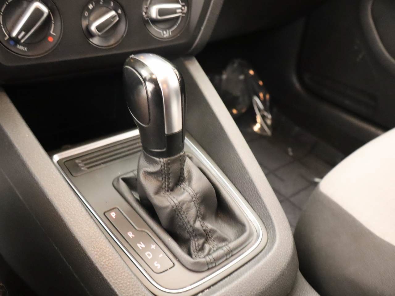 Used 2017 Volkswagen Jetta S FWD image 9