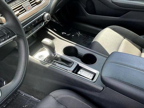 Used 2025 Nissan Altima 2.5 SV FWD image 20