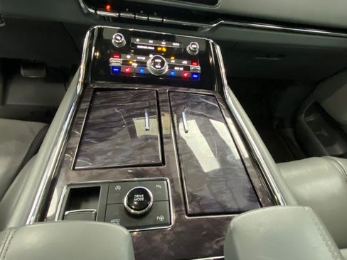Used 2019 Lincoln Navigator Reserve AWD/4WD image 30