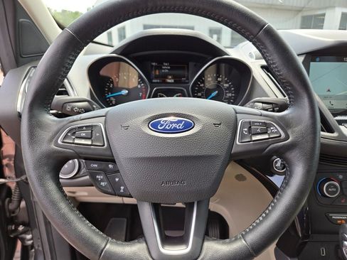 Used 2019 Ford Escape Titanium AWD/4WD image 31