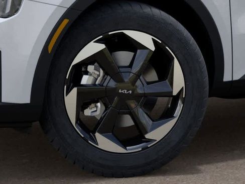 New 2025 Kia Sorento EX image 9