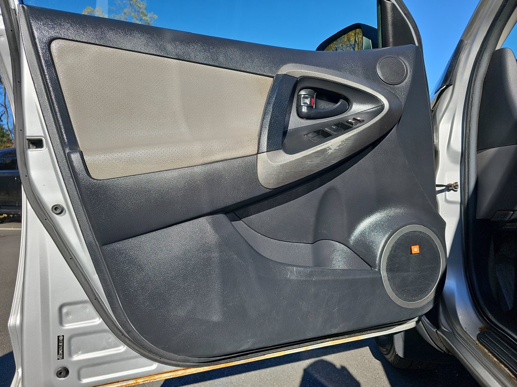Used 2009 Toyota RAV4 Limited AWD/4WD image 20
