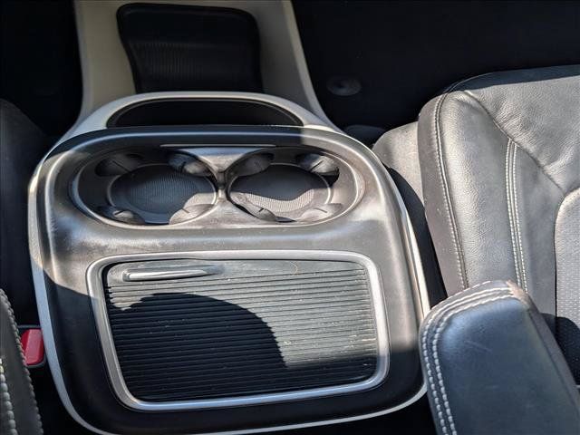 Used 2022 Chrysler Pacifica Touring-L w/ Uconnect Theater Family Group FWD image 35