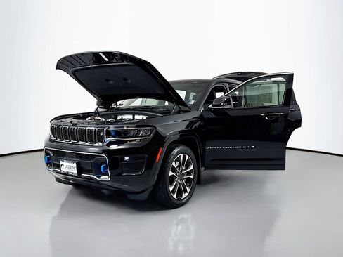 Used 2023 Jeep Grand Cherokee Overland w/ Advanced Protech Group III AWD/4WD image 20