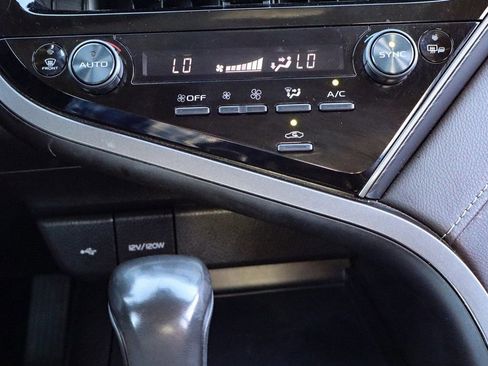 Used 2024 Toyota Camry SE image 31