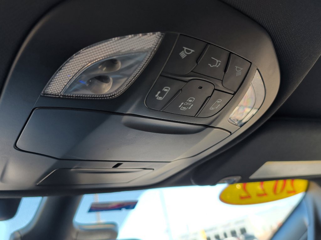 Used 2022 Chrysler Pacifica Touring-L w/ Uconnect Theater Family Group AWD/4WD image 28
