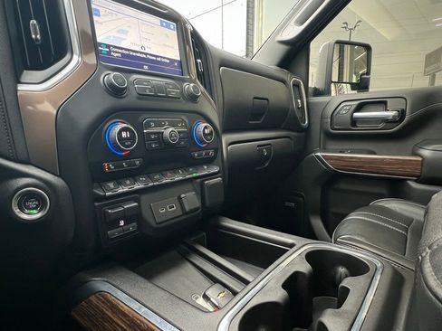 Used 2023 Chevrolet Silverado 3500 High Country image 54