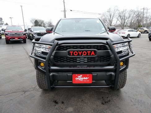 Used 2020 Toyota Tacoma SR image 9