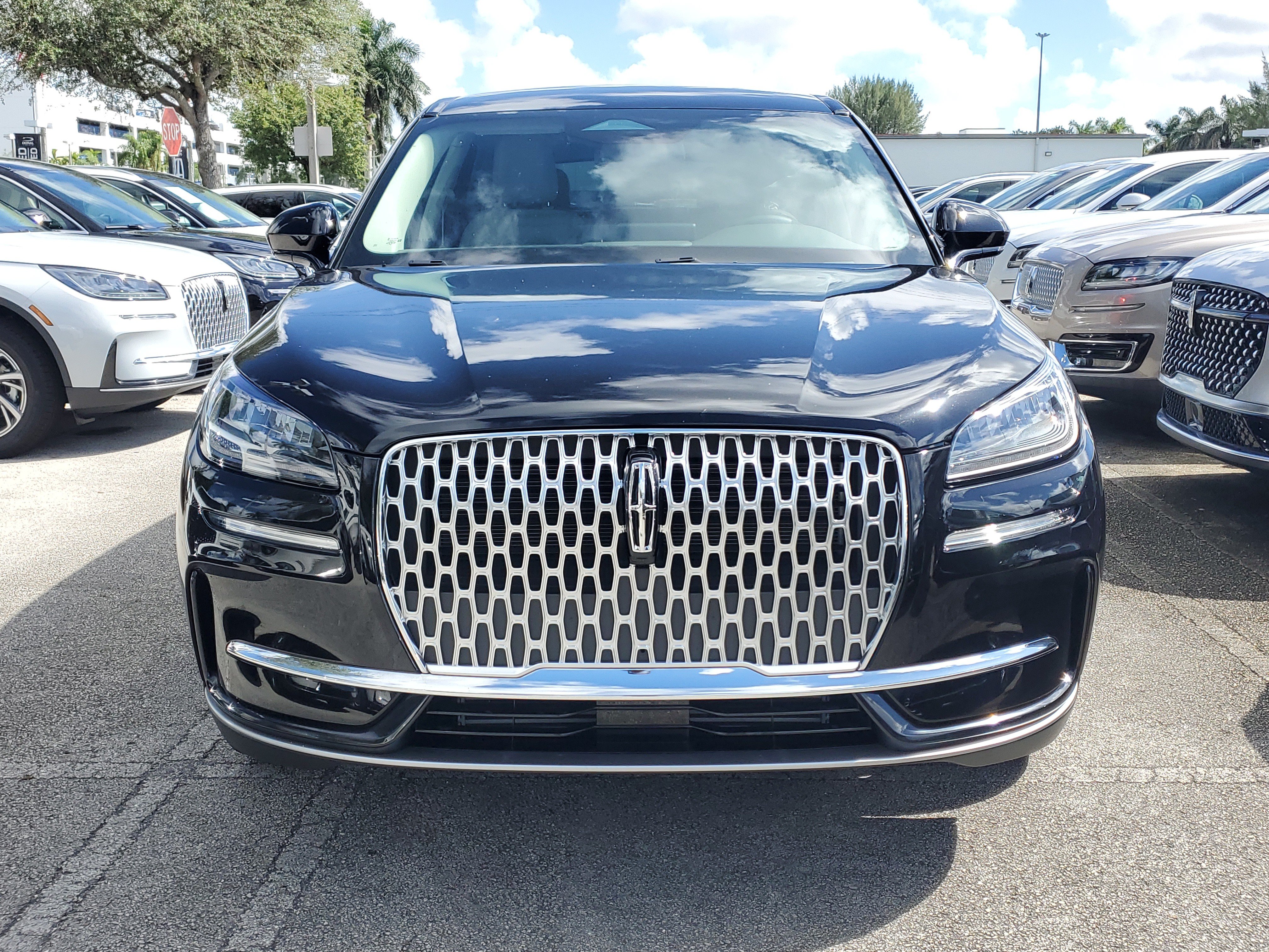 Used 2024 Lincoln Corsair FWD image 2