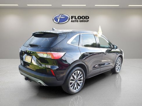 Used 2022 Ford Escape Titanium w/ Class II Trailer Tow Package AWD/4WD image 4
