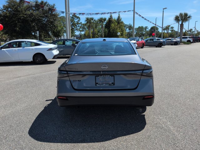 Certified 2027 Nissan Sentra SV w/ Floor Mat Package FWD image 5
