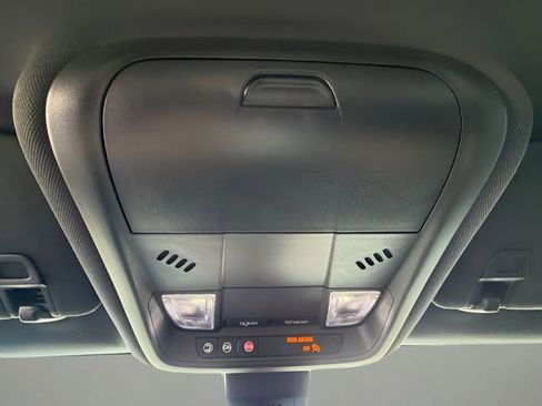 Used 2024 Chevrolet Equinox RS FWD image 28