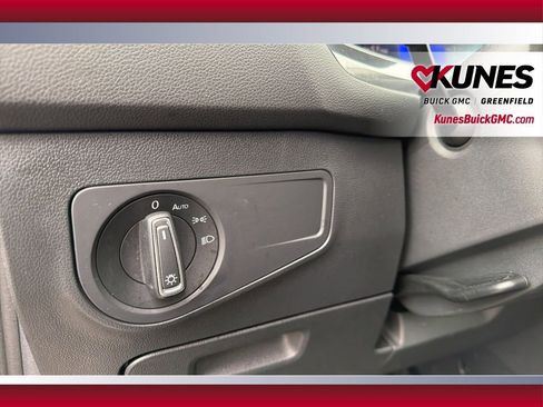 Used 2024 Volkswagen Tiguan SE image 18