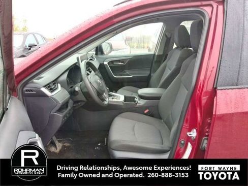 Used 2025 Toyota RAV4 XLE w/ Convenience Package AWD/4WD image 10